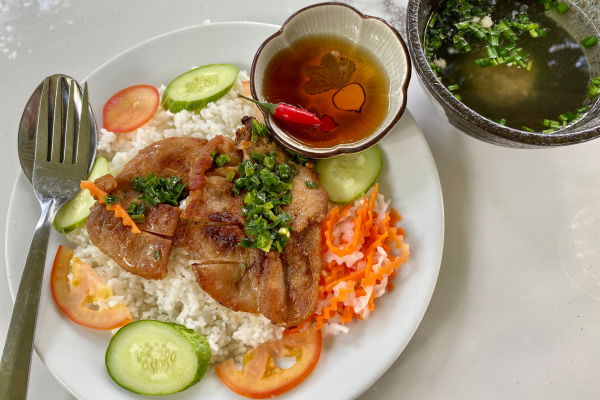Guide pour Cuisiner le Cơm Tấm Vietnamien